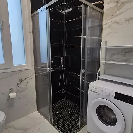 Timi - Modern With Private Pool Near Tirana *