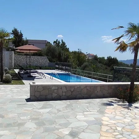 Timi - Modern With Private Pool Near Tirana * Mucaj