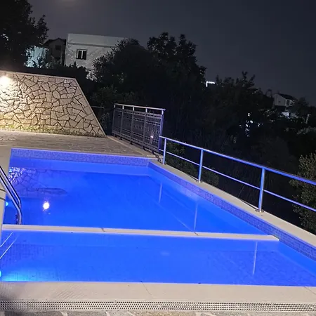 Villa Timi - Modern With Private Pool Near Tirana