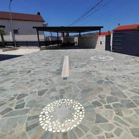 Villa Timi - Modern With Private Pool Near Tirana