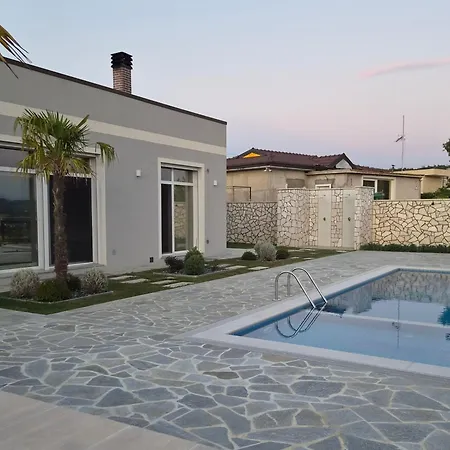 Вилла Timi - Modern With Private Pool Near Tirana Mucaj
