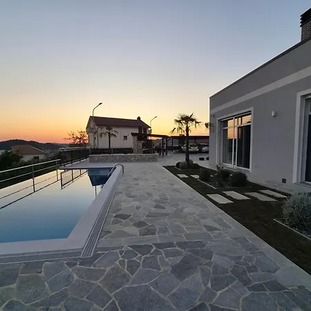Timi - Modern With Private Pool Near Tirana Вилла Mucaj